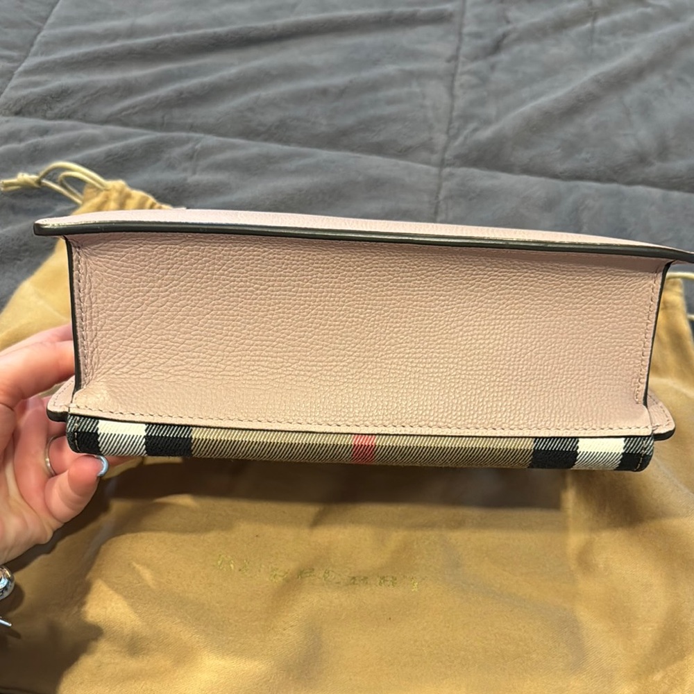 Burberry Derby Calfskin House Check Macken Crossbody Bag Pale Orchid *BRAND NEW* - Picture 3 of 9
